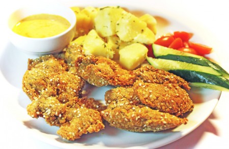 Fried chicken livers in sesame coat .... 145 B